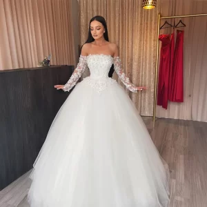 Customized Lace Long Sleeve Ball Gown Wedding Dress with Beaded Appliques Tulle Skirt Elegant Bridal Gown for Princess Bride